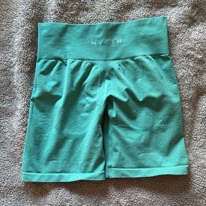 NVGTN CONTOUR SEAMLESS SHORTS